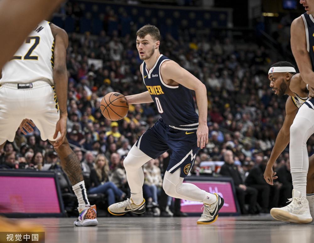 伴随着球员 伴随着球员